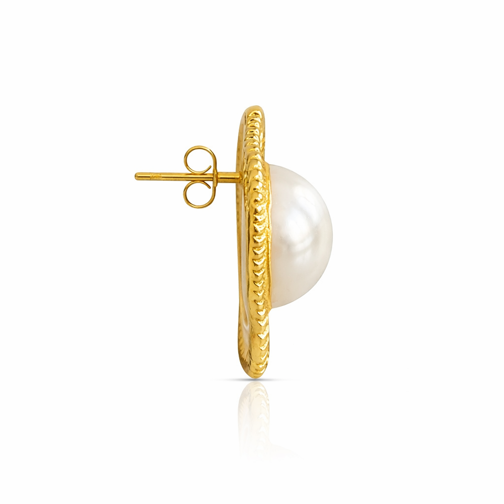 Lumière Pearl Stud Earrings