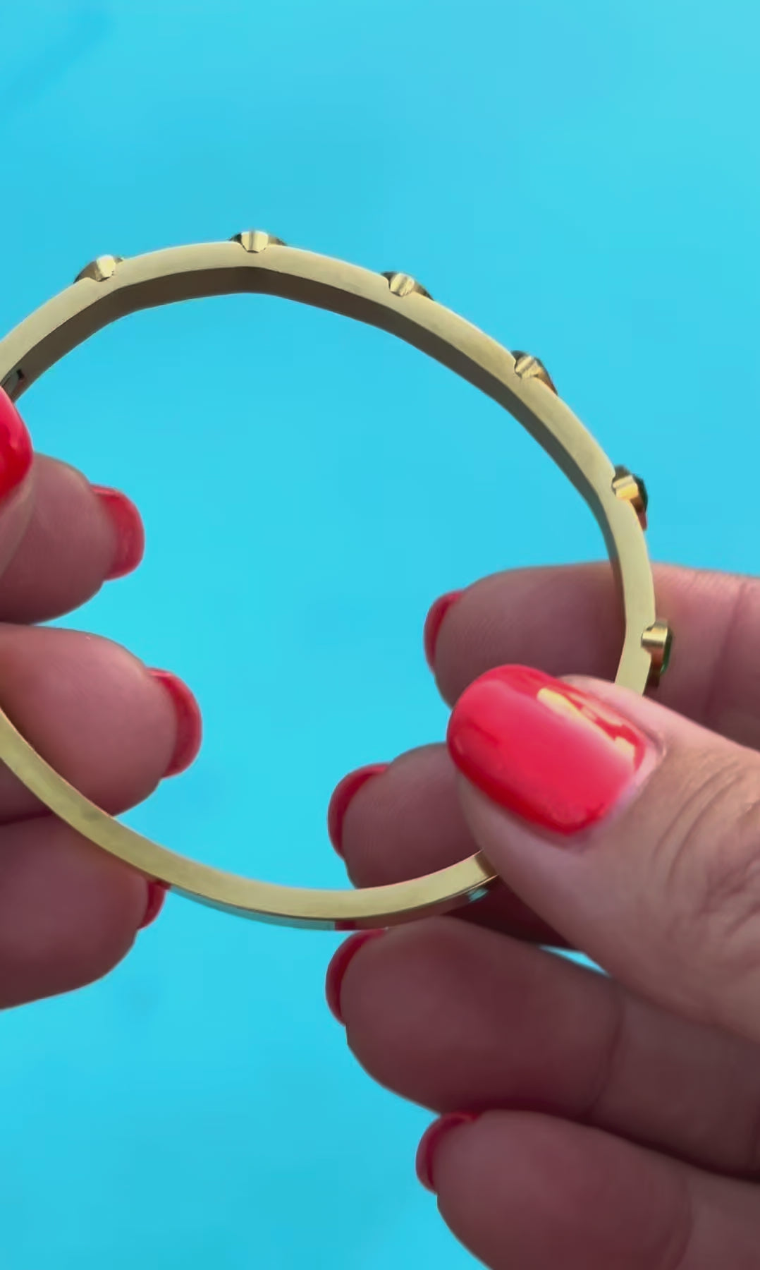 Belle Gold Emerald Heart Bangle